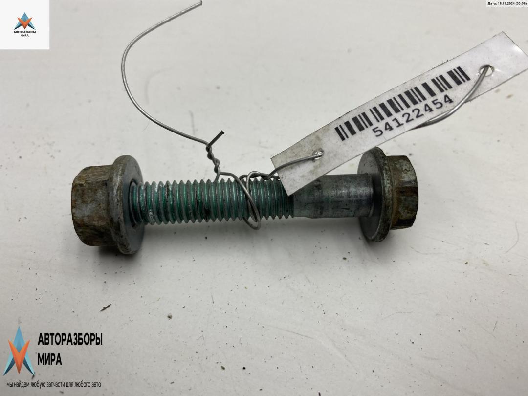 Болт крепления Audi A6 4B/C5 1997, 2.4 л., бензин, МКПП, зелёный, универсал - фото №1