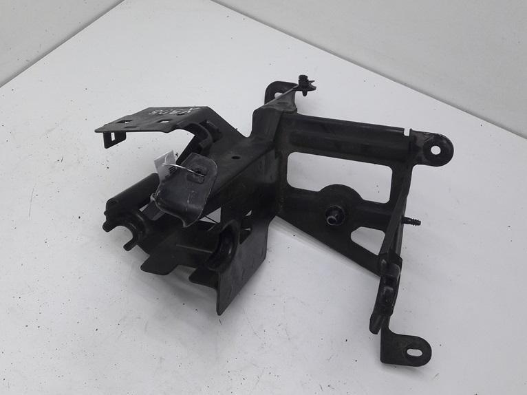 кронштейн (крепление) Volkswagen Passat B5+ (GP) 2002, 1.8 л., бензин, АКПП, серый, универсал, 4B0614416AA