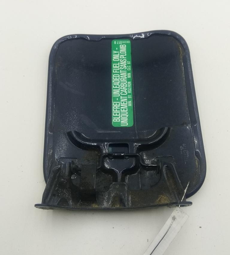лючок топливного бака Audi 80 8A/B3 1989, 1.6 л., бензин, МКПП, синий, седан, 034010017B - фото №1