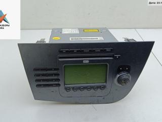 магнитола SEAT Leon 2 поколение 2006, 1.6 л., бензин, МКПП, чёрный, хетчбэк 5 дв., 1P1035186B