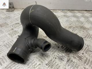 патрубок интеркулера Audi A6 4B/C5 1998, 1.8 л., Ti, бензин, АКПП, синий, седан, 4B0145832