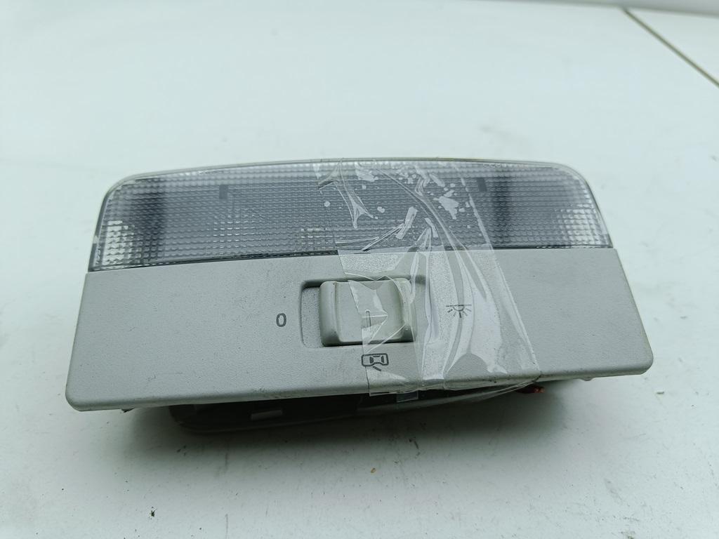 фонарь салона (плафон) SEAT Ibiza 3 поколение 2003, 1.4 л., бензин, МКПП, чёрный, хетчбэк 3 дв. - фото №1