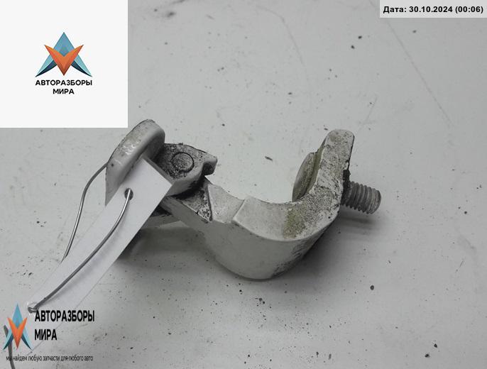 петля крышки багажника Volkswagen Golf 4 поколение 1998, белый, хетчбэк 5 дв. - фото №1