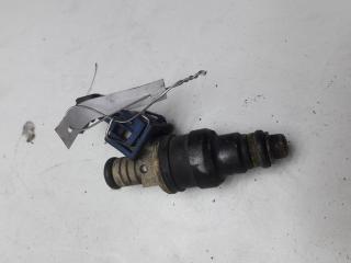 форсунка Volkswagen Passat B4 1994, 1.6 л., бензин, МКПП, синий, универсал, 037906031