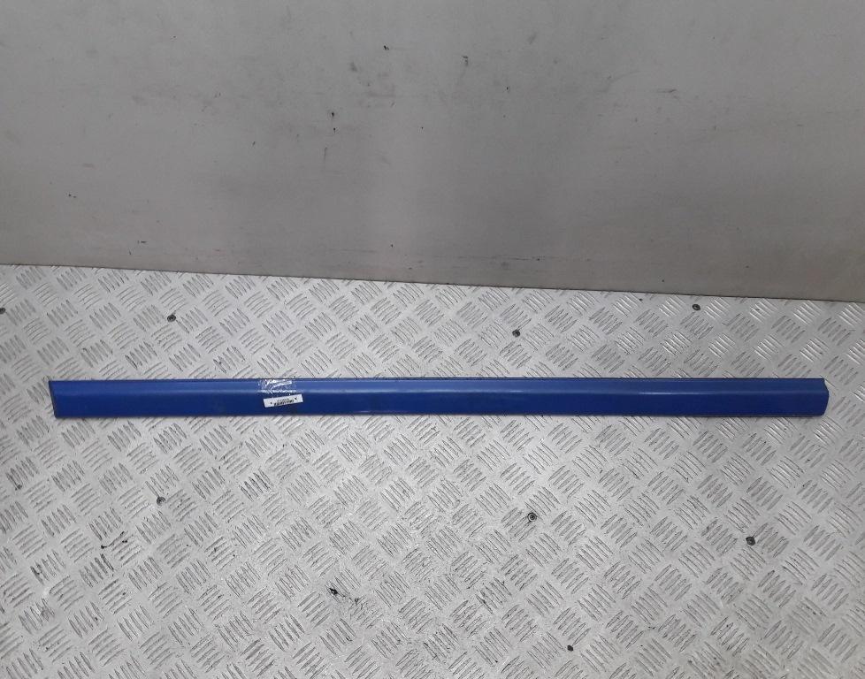 молдинг двери передней левой Volkswagen Golf 3 поколение 1997, 1.8 л., бензин, МКПП, синий, хетчбэк 5 дв., 1H4853515 - фото №1