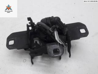 замок капота Volkswagen Golf 4 поколение 1998, 1.4 л., бензин, МКПП, чёрный, хетчбэк 3 дв.