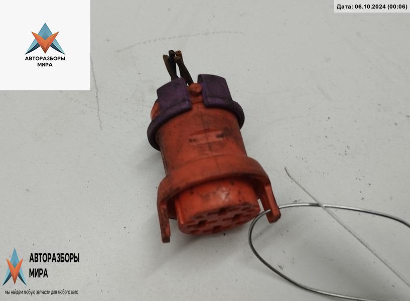 разъем (фишка) проводки Audi A4 B5 1997, 1.9 л., дизель, МКПП, серый, универсал, 813971959 - фото №1