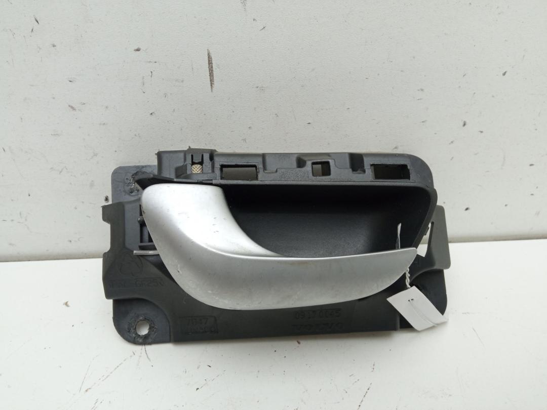 ручка внутренняя передняя левая Volvo S80 1 поколение 2002, 2.4 л., бензин, АКПП, серый, седан, 09170045 - фото №1