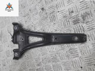 кронштейн (крепление) Volkswagen Golf 4 поколение 2000, 1.9 л., дизель, МКПП, белый, универсал, 1J0