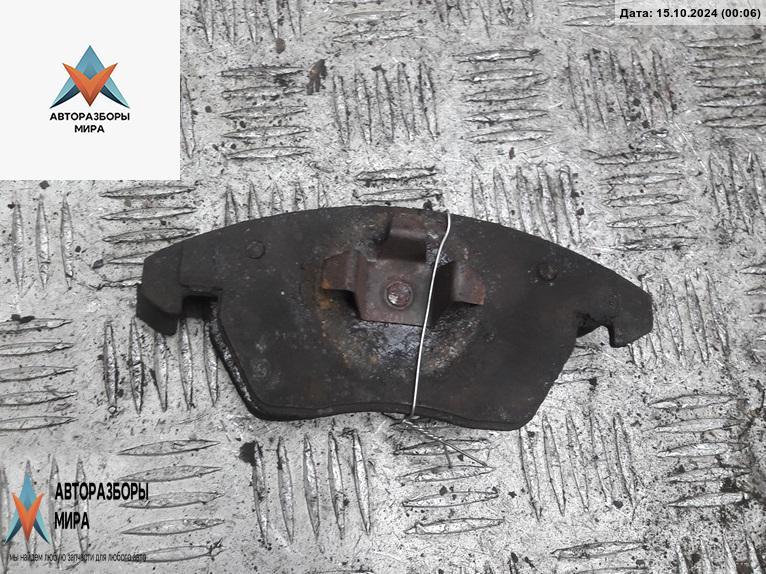 Колодки тормозные передние Volkswagen Touran 1 поколение 2005, 1.9 л., дизель, МКПП, чёрный, минивэн - фото №1