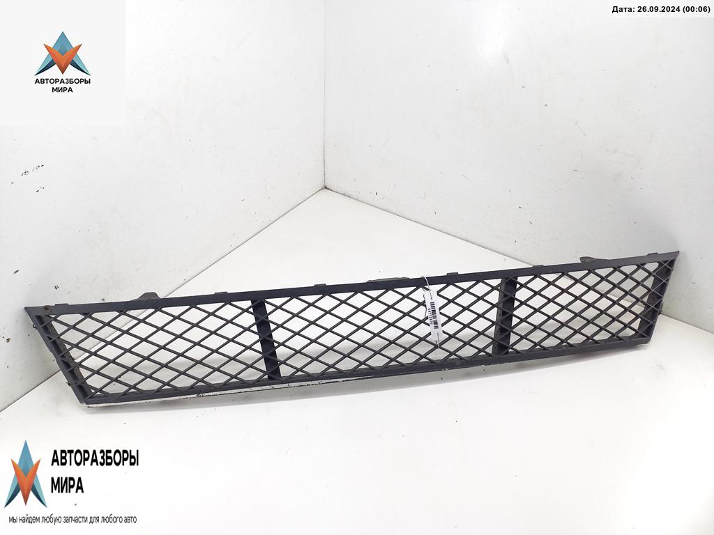 заглушка (решетка) в бампер BMW 5 серия F07/F10/F11 2012, 2.0 л., дизель, АКПП, белый, универсал, 7285950 - фото №1