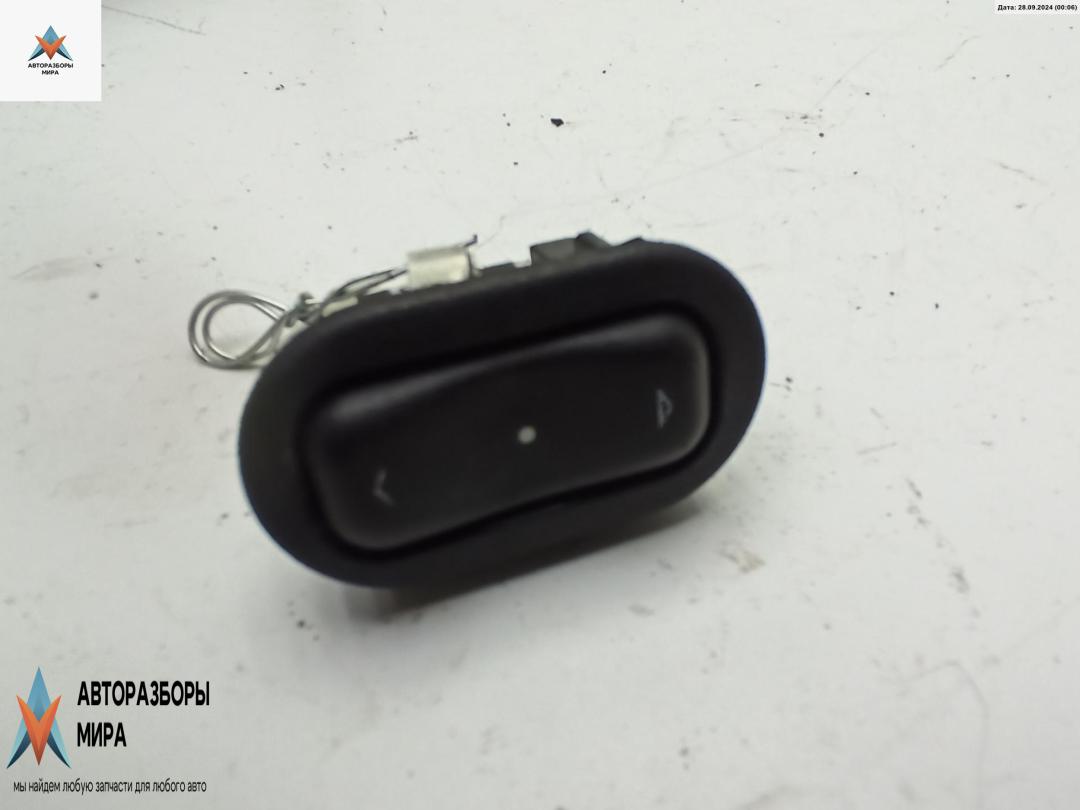 кнопка стеклоподъемника переднего правого Opel Astra G 1999, 1.6 л., бензин, МКПП, зелёный, универсал, 13363100 - фото №1