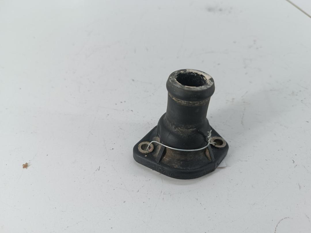 фланец (тройник) системы охлаждения Audi 80 B3 1991, 1.8 л., бензин, МКПП, белый, седан, 026121145E