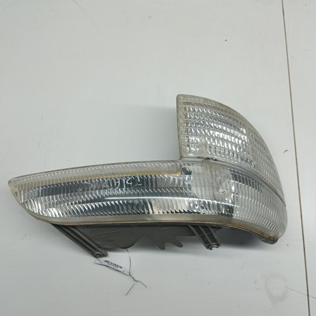 Поворотник (указатель поворота) правый Ford Explorer 1996, 4.0 л., бензин, АКПП, красный, внедорожник 5 дв.