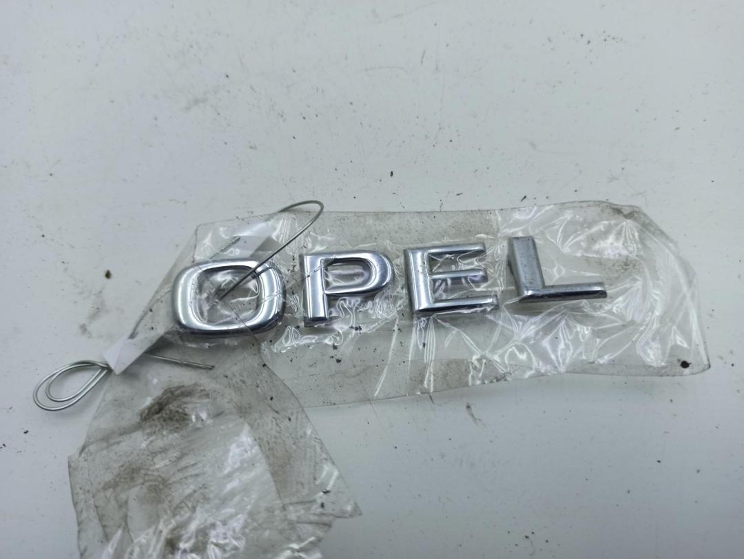 эмблема Opel Omega B 2000, 2.2 л., бензин, МКПП, синий, универсал