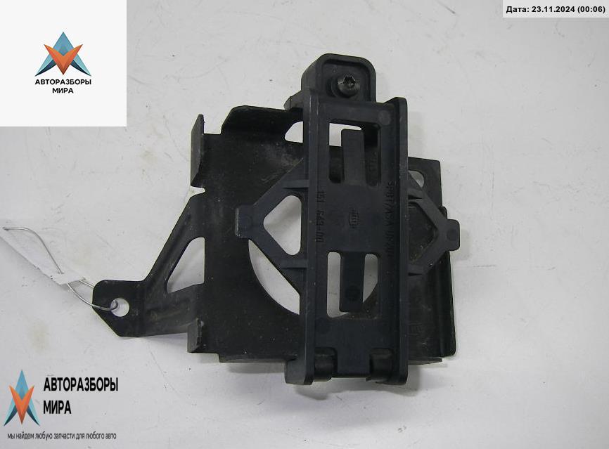 кронштейн (крепление) BMW 5 серия E39 1999, 2.5 л., бензин, МКПП, белый, седан, 63126907424 - фото №1