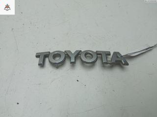 эмблема Toyota Aygo 1 поколение 2006, 1.0 л., бензин, МКПП, красный, хетчбэк 3 дв.