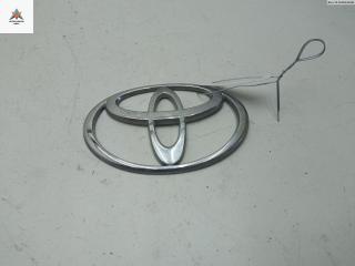 эмблема Toyota Yaris P1 [рестайлинг] 2004, 1.3 л., бензин, МКПП, серый, хетчбэк 3 дв.