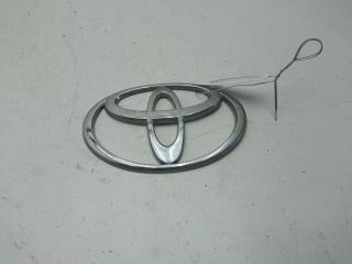 эмблема Toyota Yaris P1 [рестайлинг] 2004, 1.3 л., бензин, МКПП, серый, хетчбэк 3 дв.