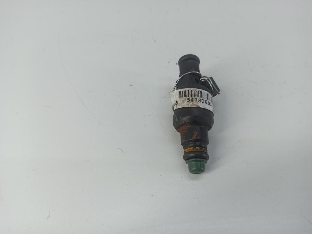 форсунка Audi A4 B5 1997, 1.8 л., Ti, бензин, МКПП, серый, седан, 058133551