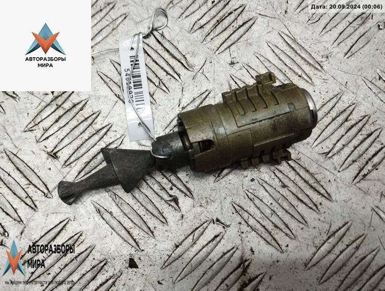 личинка дверного замка BMW 5 серия E60/E61 2005, 2.5 л., бензин, АКПП, серый, универсал - фото №1