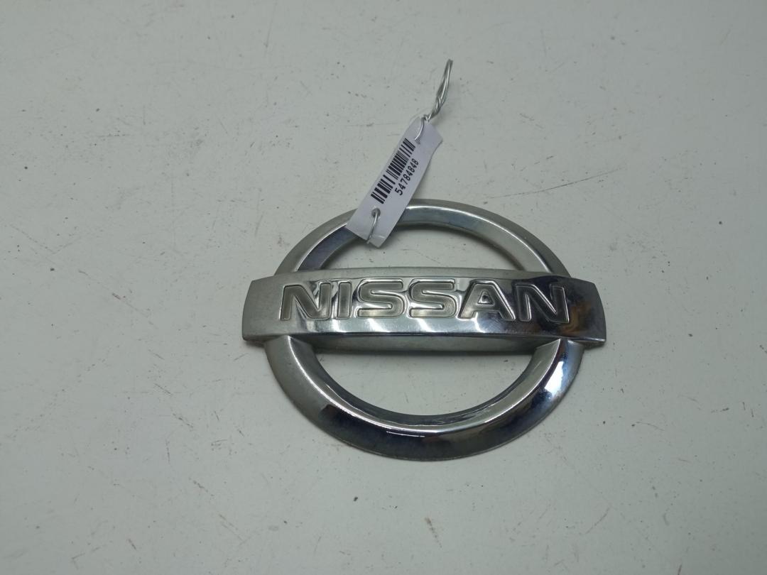 эмблема Nissan Primera P12 2003, 1.8 л., бензин, МКПП, серый, универсал, 90890AU400