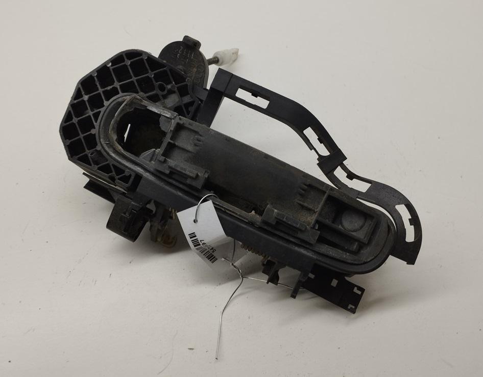 ручка наружная передняя левая Audi A6 4F/C6 2005, 2.7 л., дизель, МКПП, зелёный, универсал, 4F0837885 - фото №1