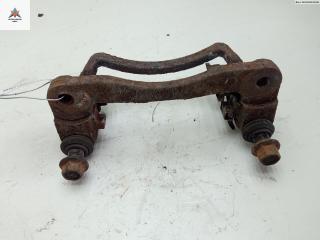 скоба суппорта Mitsubishi Galant 8 поколение [рестайлинг] 1999, 2.5 л., бензин, МКПП, чёрный, универсал