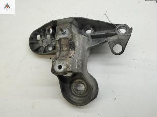 кронштейн (крепление) Volkswagen Passat B5 1998, 1.6 л., бензин, МКПП, красный, универсал, 4B0199351A