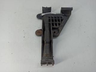 крепление ( кронштейн ) крыла Audi 80 B4 1993, седан, 8A0807283