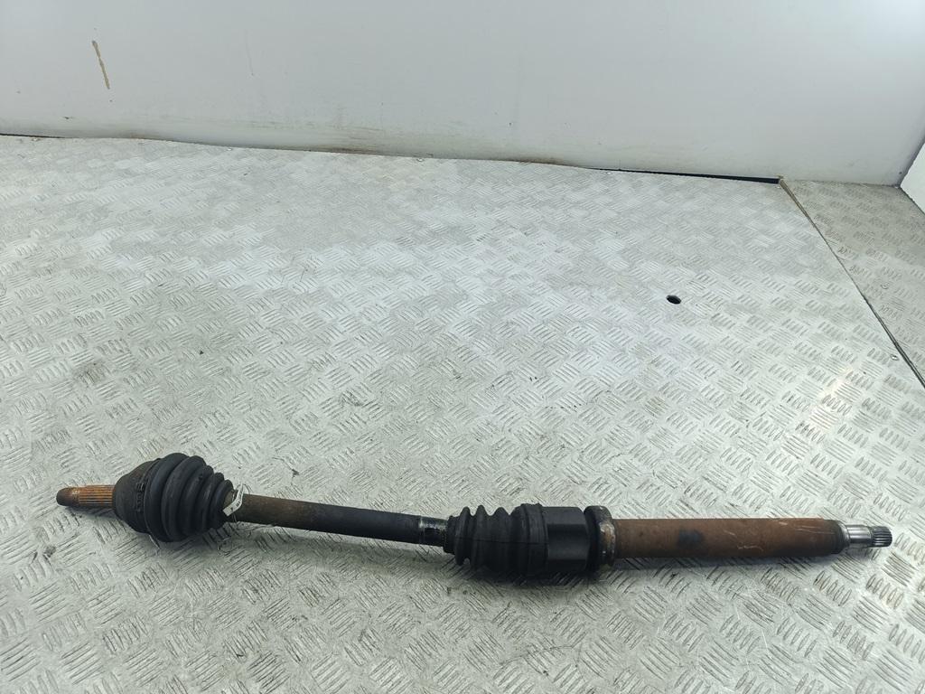 полуось передняя правая (приводной вал, ШРУС) Ford Focus I 1998, 1.4 л., бензин, МКПП, чёрный, хетчбэк 3 дв.