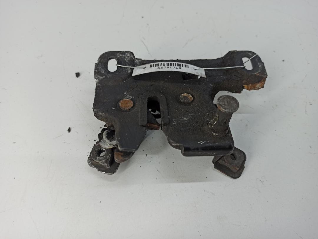 замок капота Audi A6 C5 1997, 2.4 л., бензин, АКПП, синий, седан, 8L0823509E