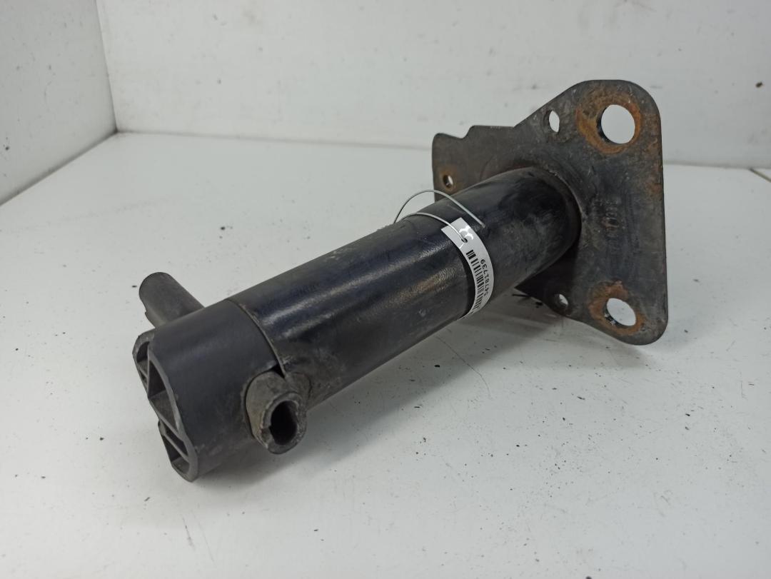 кронштейн переднего бампера Audi A4 B7 2005, 2.0 л., дизель, МКПП, синий, седан, 8E0807133C