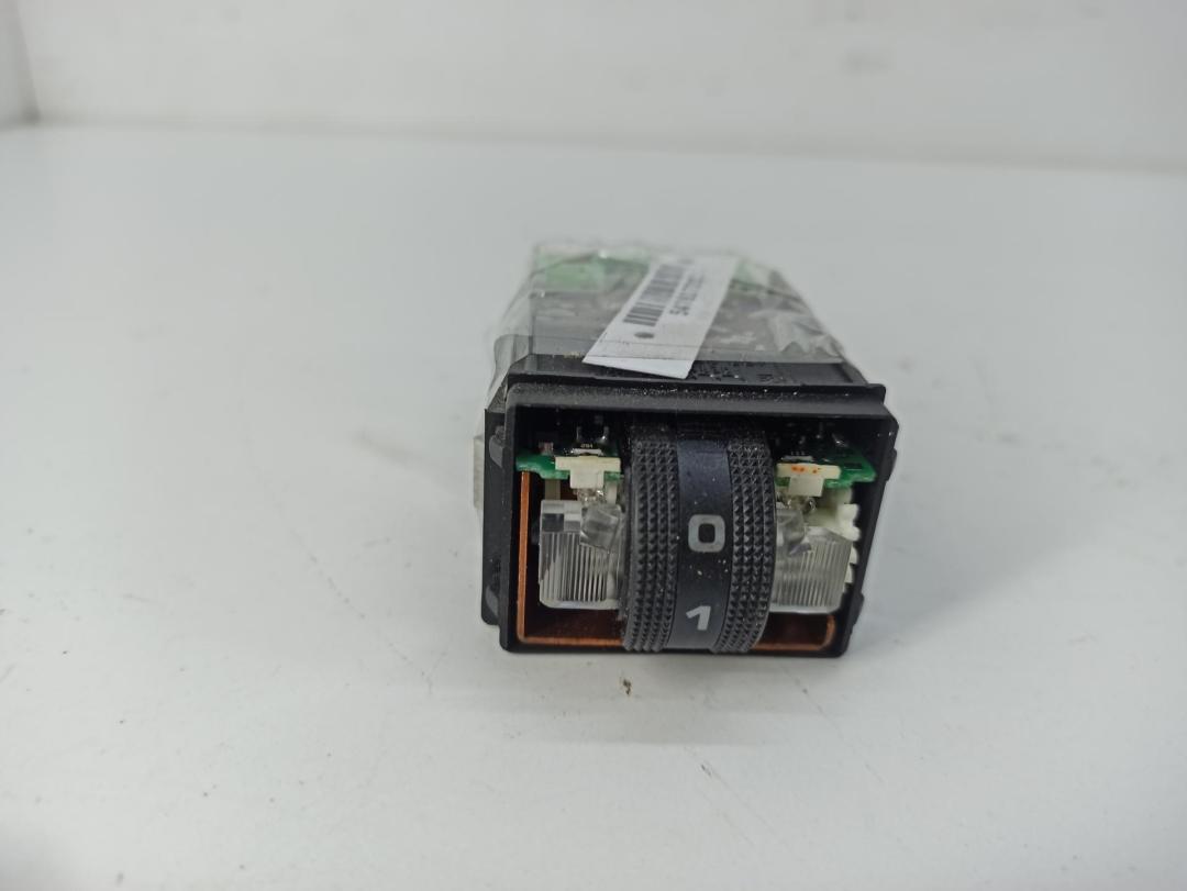 кнопка обогрева сидений Audi A6 C5 1998, 1.8 л., Ti, бензин, МКПП, синий, универсал, 4B0963563