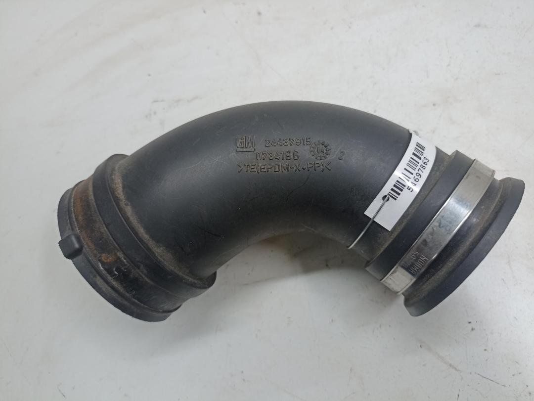 патрубок воздушного фильтра Opel Astra H 2003, 1.4 л., бензин, 24437915 - фото №1