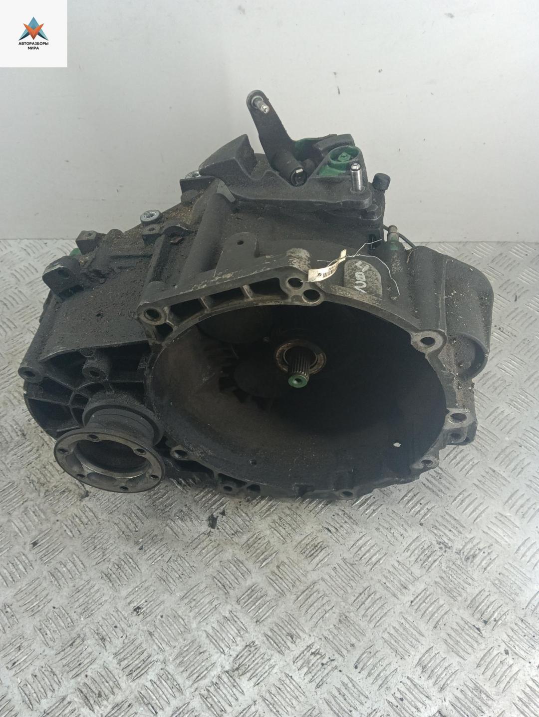 МКПП Volkswagen Touran 1 поколение 2005, 2.0 л., дизель, МКПП, белый, минивэн, HDU - фото №1