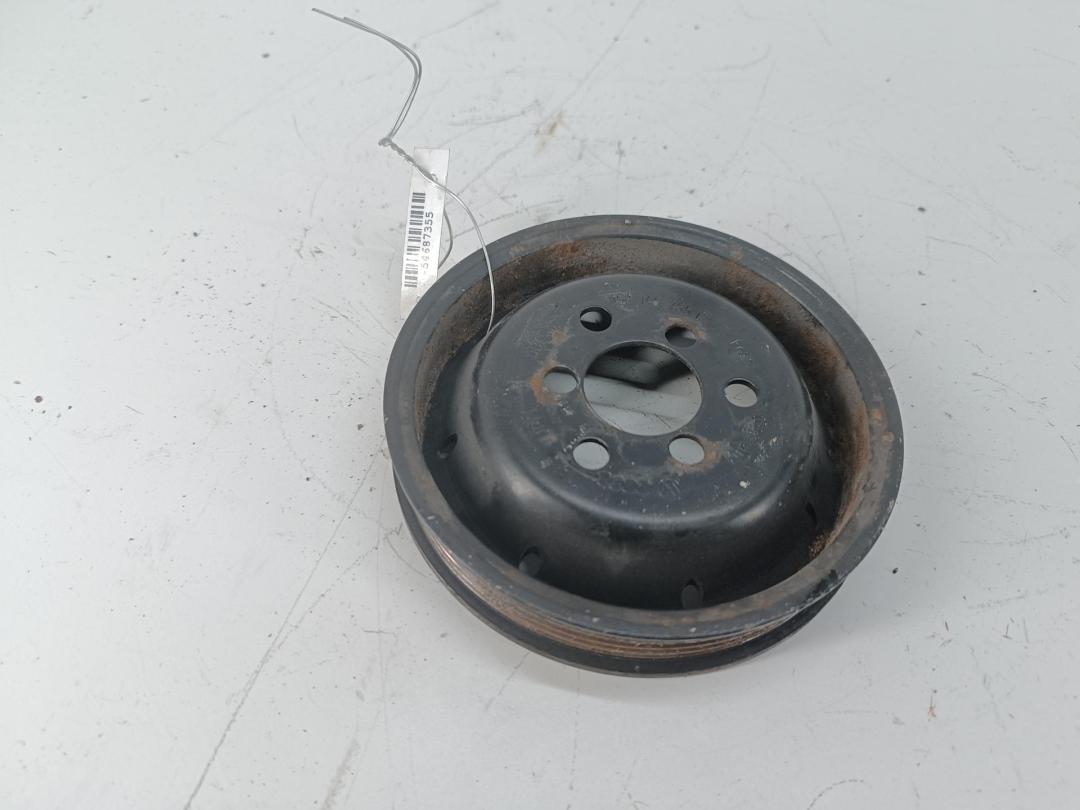 шкив насоса гидроусилителя Audi A4 B5 1996, 1.8 л., Ti, бензин, АКПП, зелёный, универсал, 058145255C - фото №1