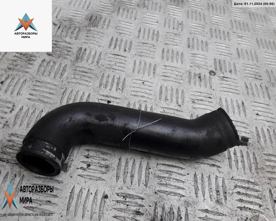 патрубок турбины Volkswagen Golf 4 поколение 1998, 1.9 л., дизель - фото №1