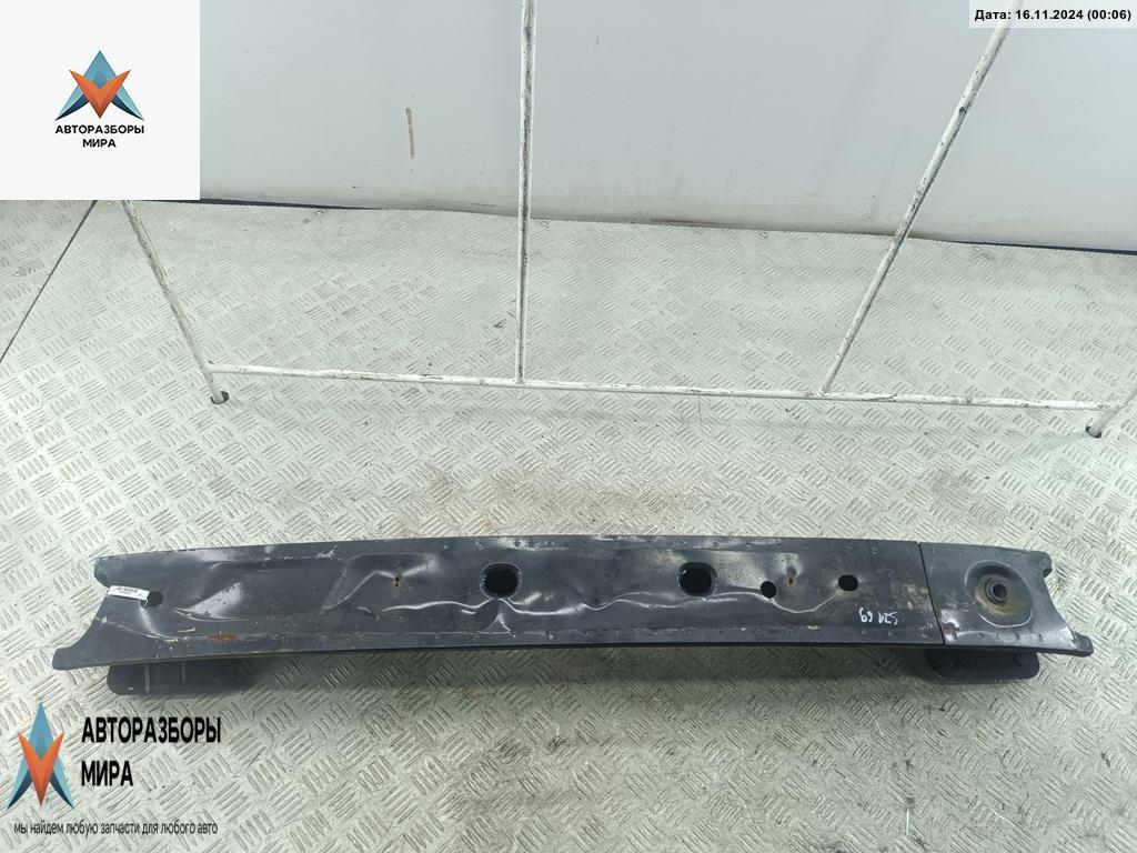 усилитель бампера переднего Ford Focus 1 поколение 1998, 1.4 л., бензин, МКПП, чёрный, хетчбэк 3 дв. - фото №1
