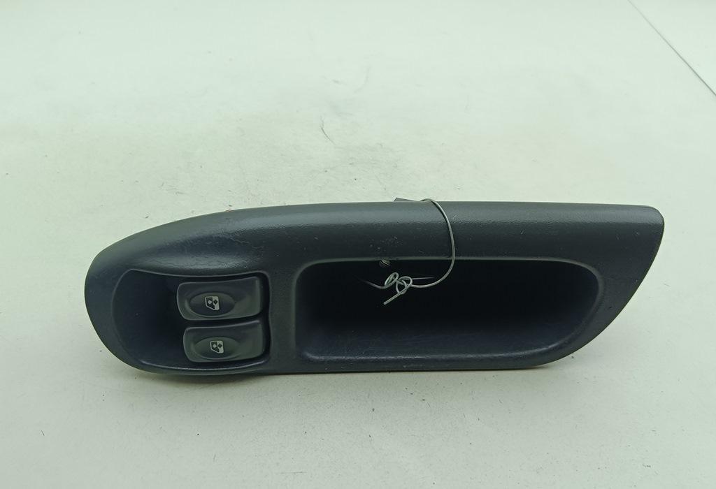 блок управления стеклоподъемниками Renault Scenic I 2002, 1.6 л., бензин, МКПП, зелёный, минивэн