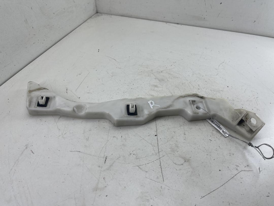 кронштейн заднего бампера Mazda 6 GG/GY 2004, 2.0 л., бензин, МКПП, чёрный, универсал, G21B-502H1