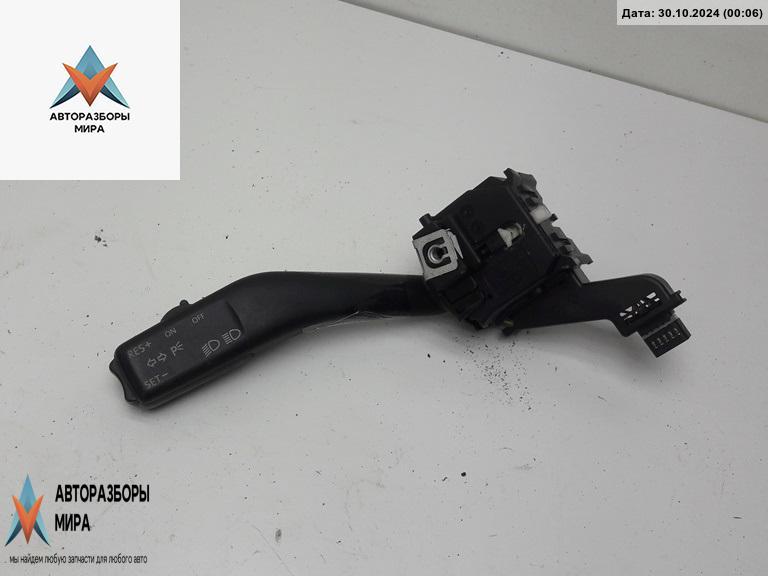 переключатель поворотов Volkswagen Touran 1 поколение 2005, 2.0 л., дизель, МКПП, белый, минивэн, 1K0953513A - фото №1
