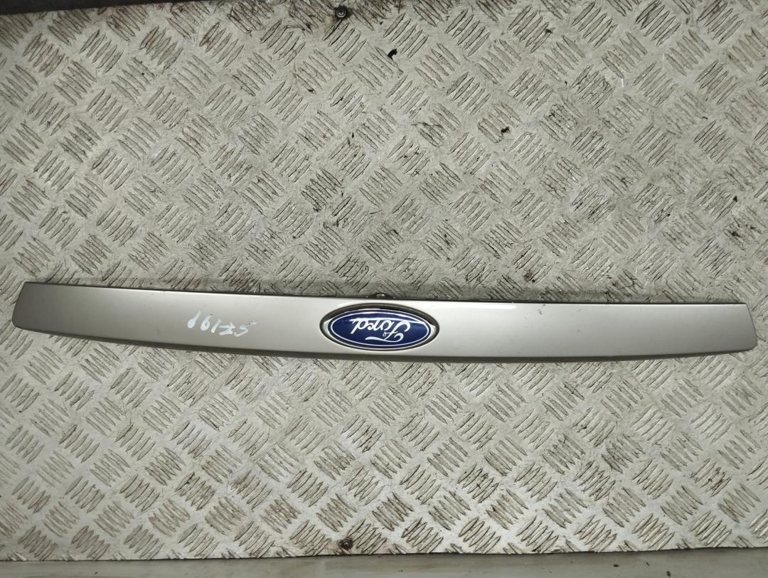 накладка подсветки номера Ford Mondeo III 2003, 1.8 л., бензин, МКПП, серый, хетчбэк 5 дв., 1S71F43400AC