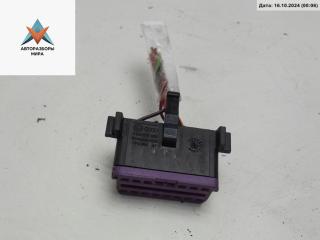 разъем (фишка) проводки Skoda Superb 1 поколение [рестайлинг] 2006, 1.8 л., бензин, МКПП, серый, седан, 8D0972695
