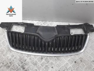 решетка радиатора Skoda Roomster 1 поколение 2006, серый, фургон, 5J0853668A