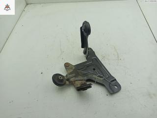 кронштейн (крепление) Peugeot 407 1 поколение 2004, 2.0 л., бензин, МКПП, серый, универсал, 114426