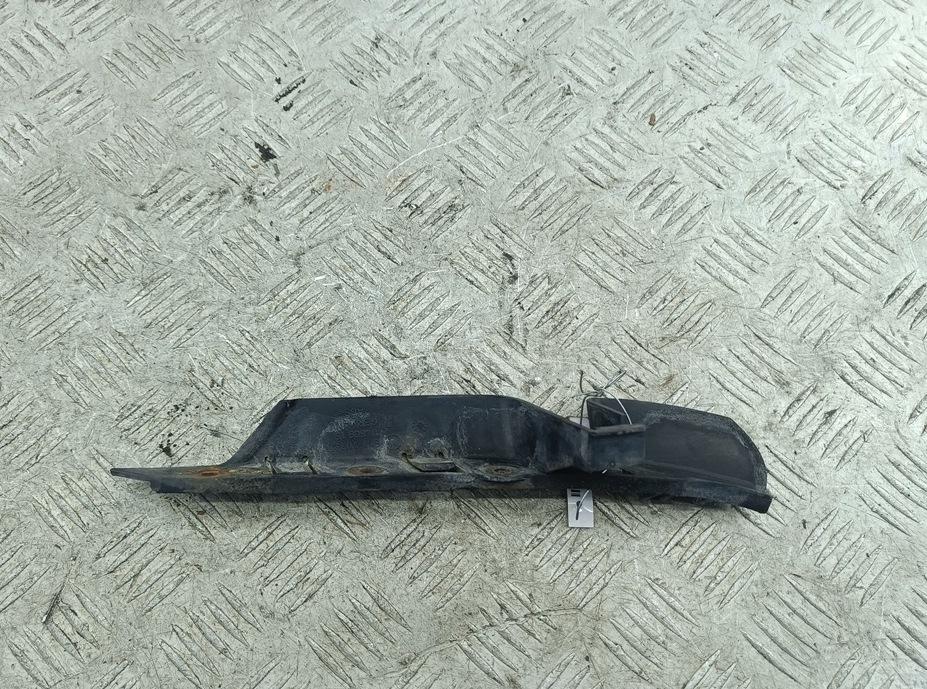 кронштейн переднего бампера BMW 5 E60/E61 2006, 3.0 л., дизель, МКПП, серый, универсал, 7033706