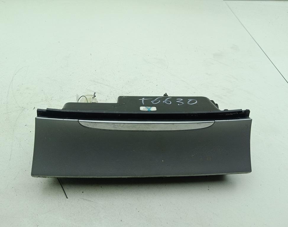 пепельница Volkswagen Passat B6 2007, 2.0 л., дизель, АКПП, серый, универсал, 3C0863284G
