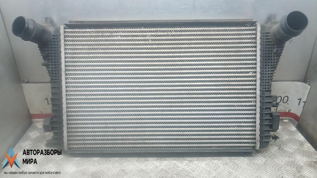 радиатор интеркулера Skoda Yeti 1 поколение 2012, 2.0 л., дизель, МКПП, хетчбэк 5 дв., 1K0145803BM - фото №1