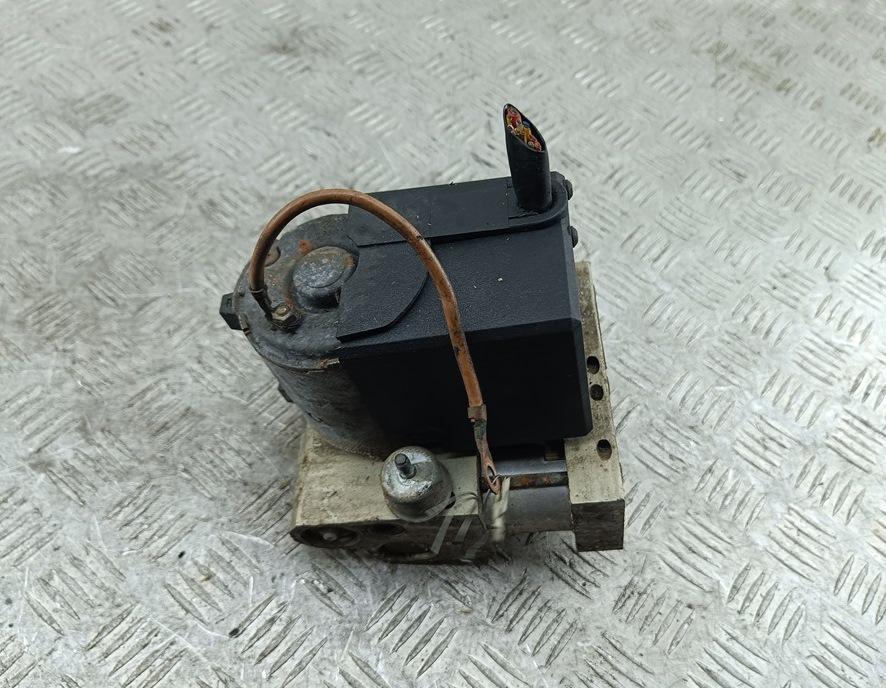 блок ABS Audi 100 C4 1992, 2.8 л., бензин, МКПП, серый, универсал, 4A0614111B